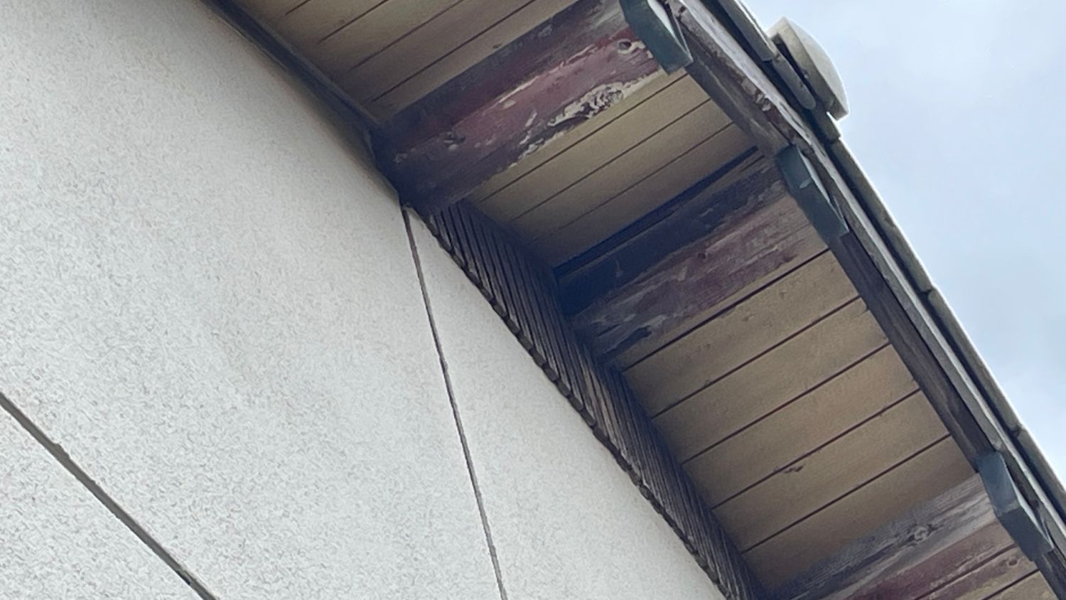 【住宅診断で雨漏りを未然に防ぐ】福岡で屋根リフォームを考えるなら知っておくべき診断方法と点検の流れ 
